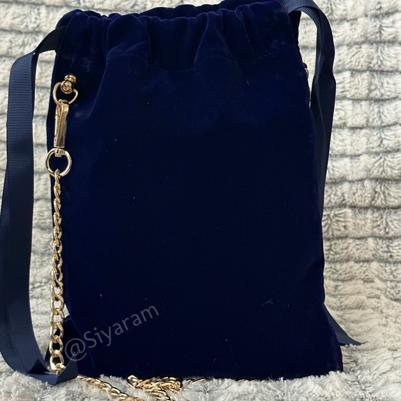 Gucci drawstring closure Toiletry  bag to crossbody bag - Picture 5 of 7